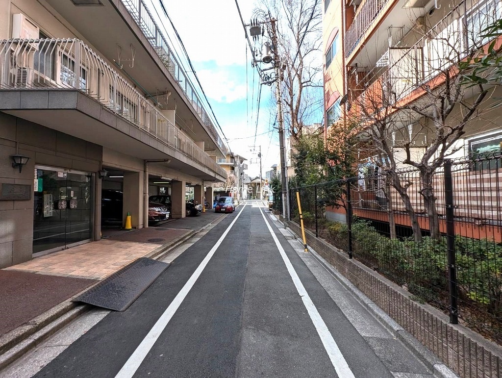 クオリティ大山　南側 前面道路